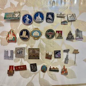 VTG Set / Lot Of 27 Soviet Pins Badges Moscow Leningrad Monument Kremlin USSR